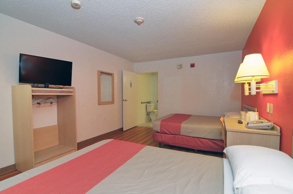 Quadruple Room Disability Access,846323669:JPEG