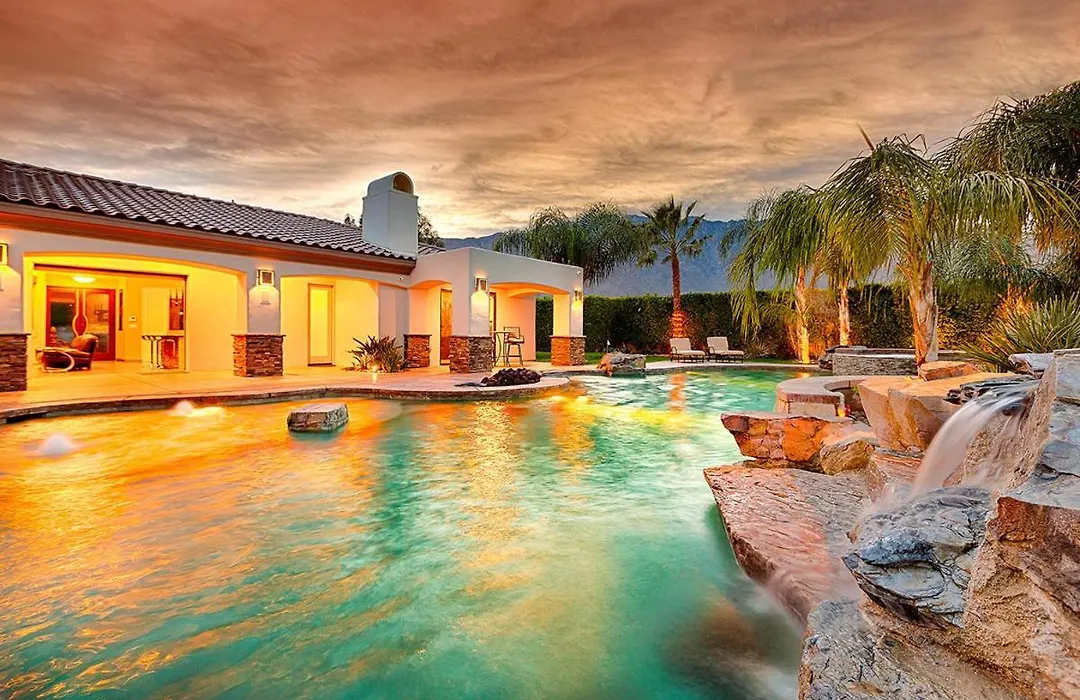 Exclusive, Upscale Palm Springs Estate With 5-Star Amenities-1
