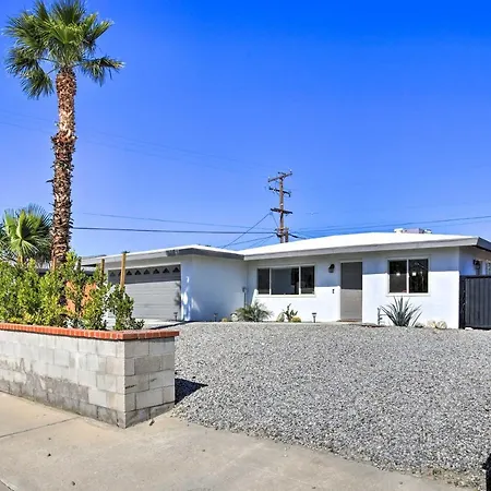 Contemporary Private Oasis In Palm Springs!-3
