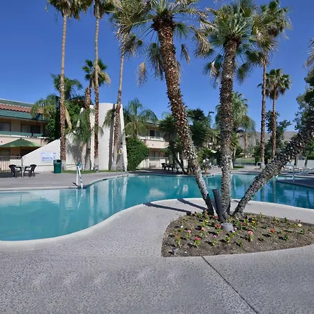 Travelodge By Wyndham Palm Springs-2