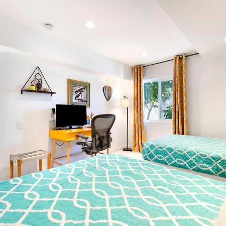 Amarillo House - Luxury Home With Pool & Spa-2