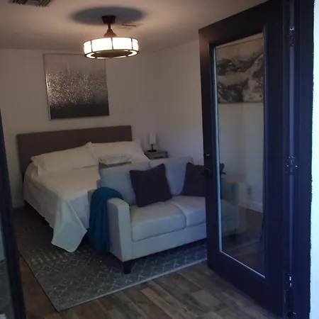 Updated Dwntwn 2Bd Twnhse W/Hot Tub& Private Patio-3